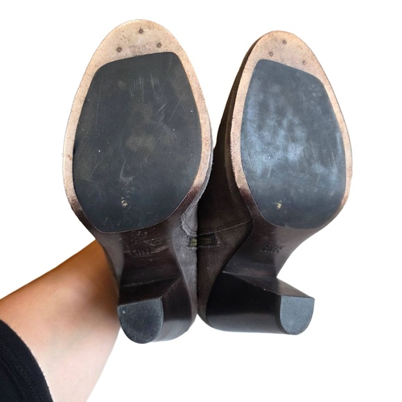FRYE Madeline Short Boot Womens 7.5 Gray Stacked Block Heel Suede Upper Rustic - Picture 2 of 12